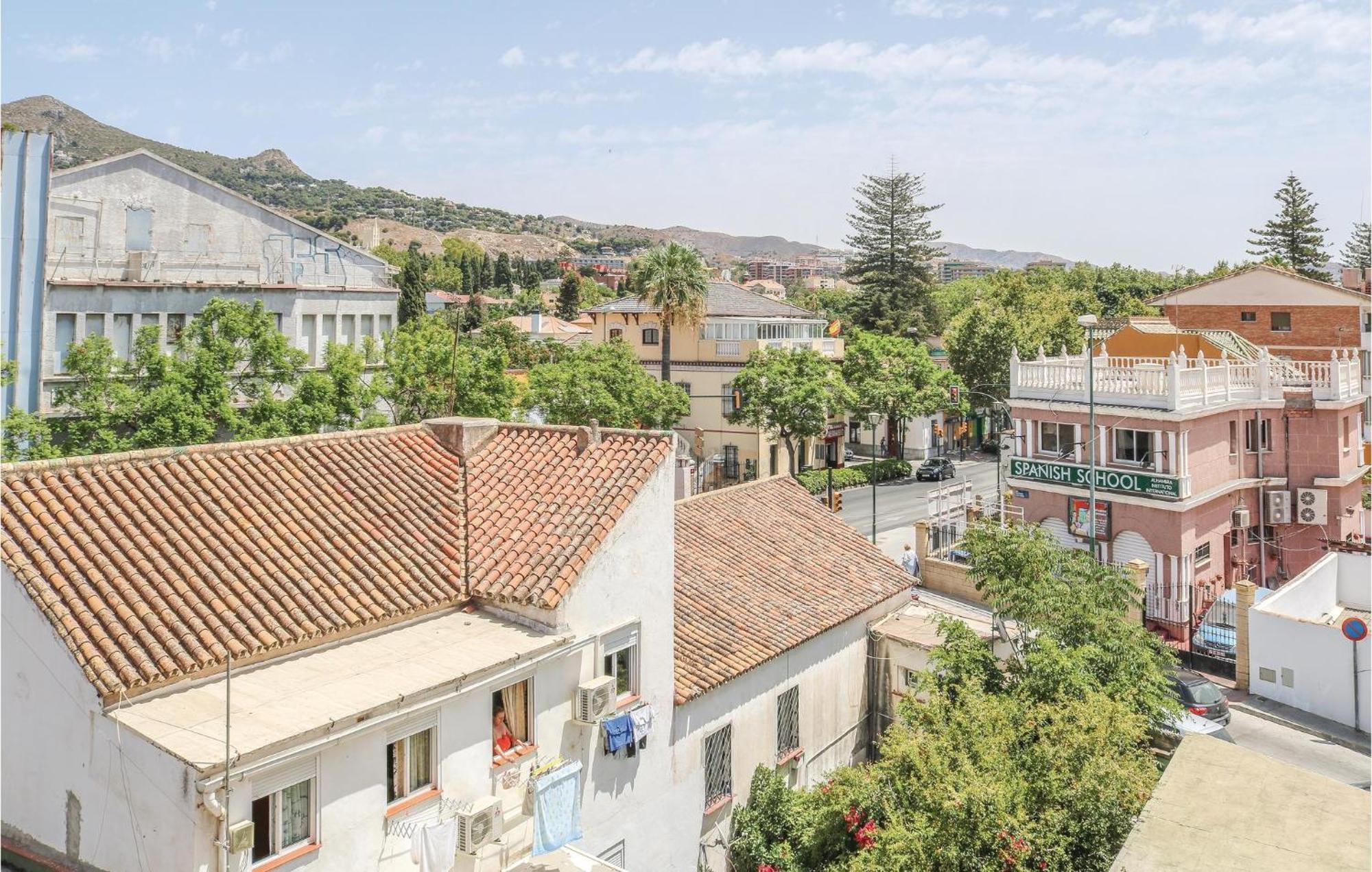 4 Bedroom Stunning Apartment In Малага Экстерьер фото